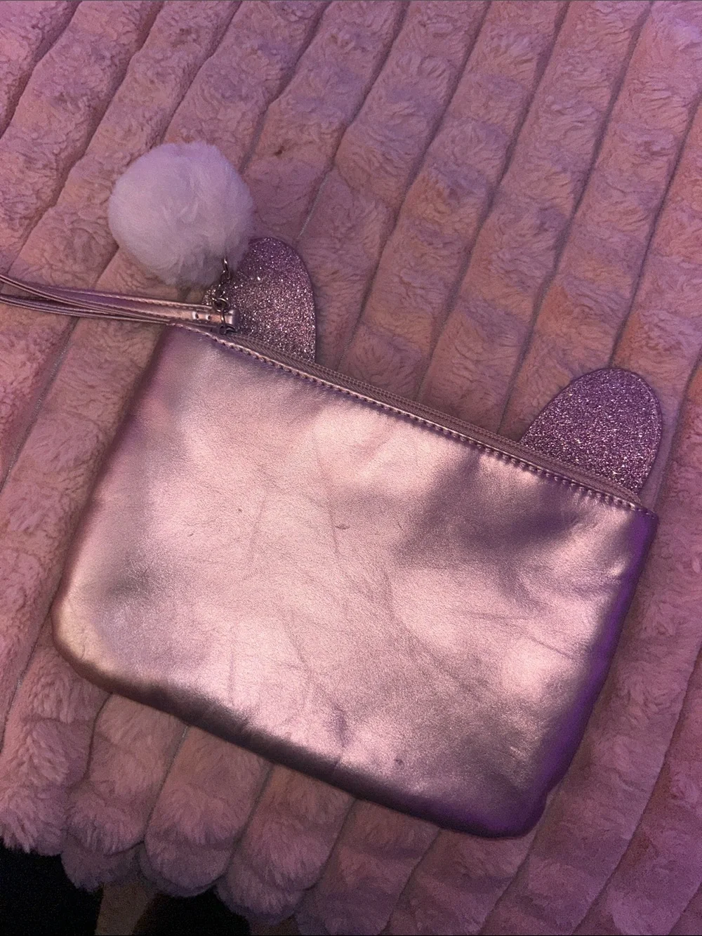 GUESS Quilted Metallic Bunny Ear Wristlet - Pink